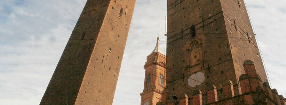 The Two Towers: Garisenda e degli Asinelli