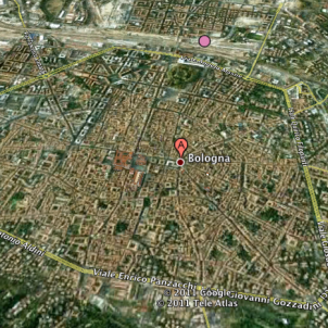 The intimacy of Piazza Maggiore