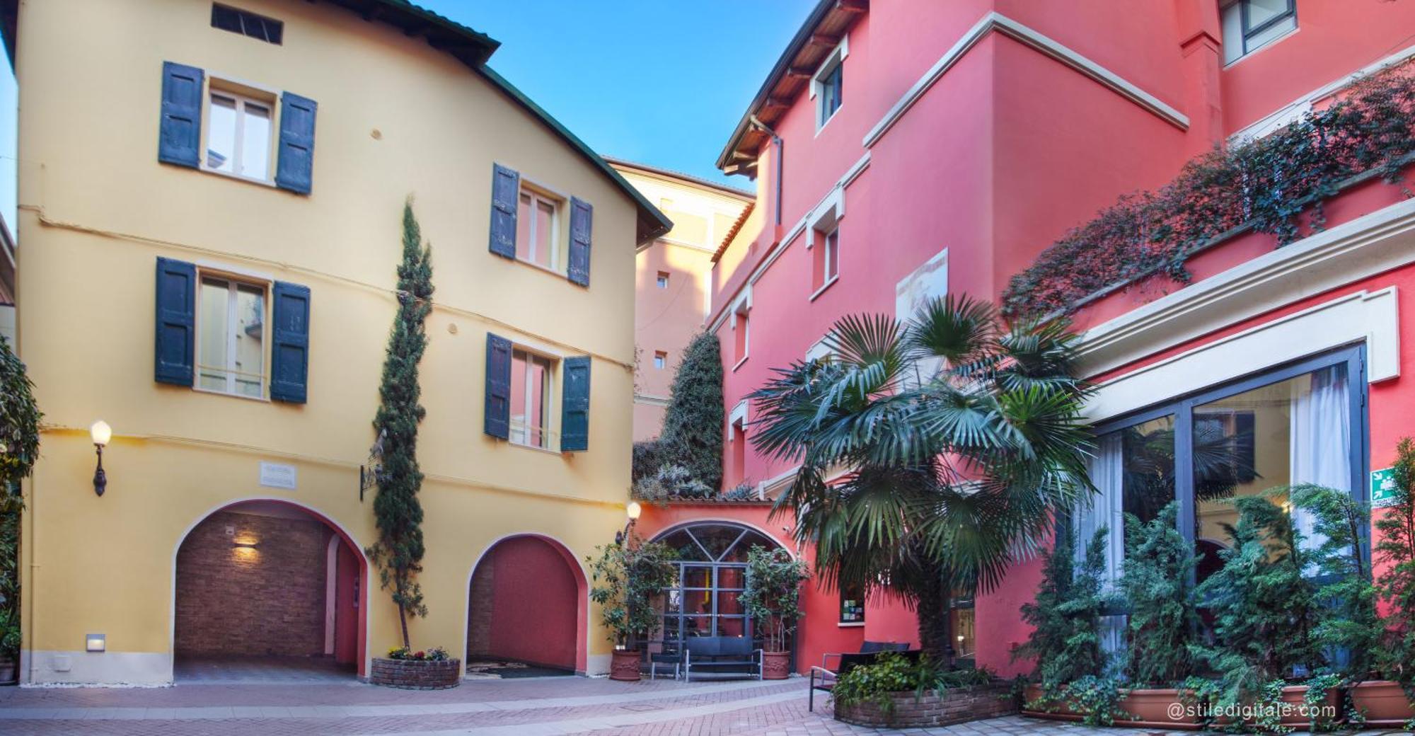 3 Business Hotels Near Piazza Maggiore Worth Booking in Bologna