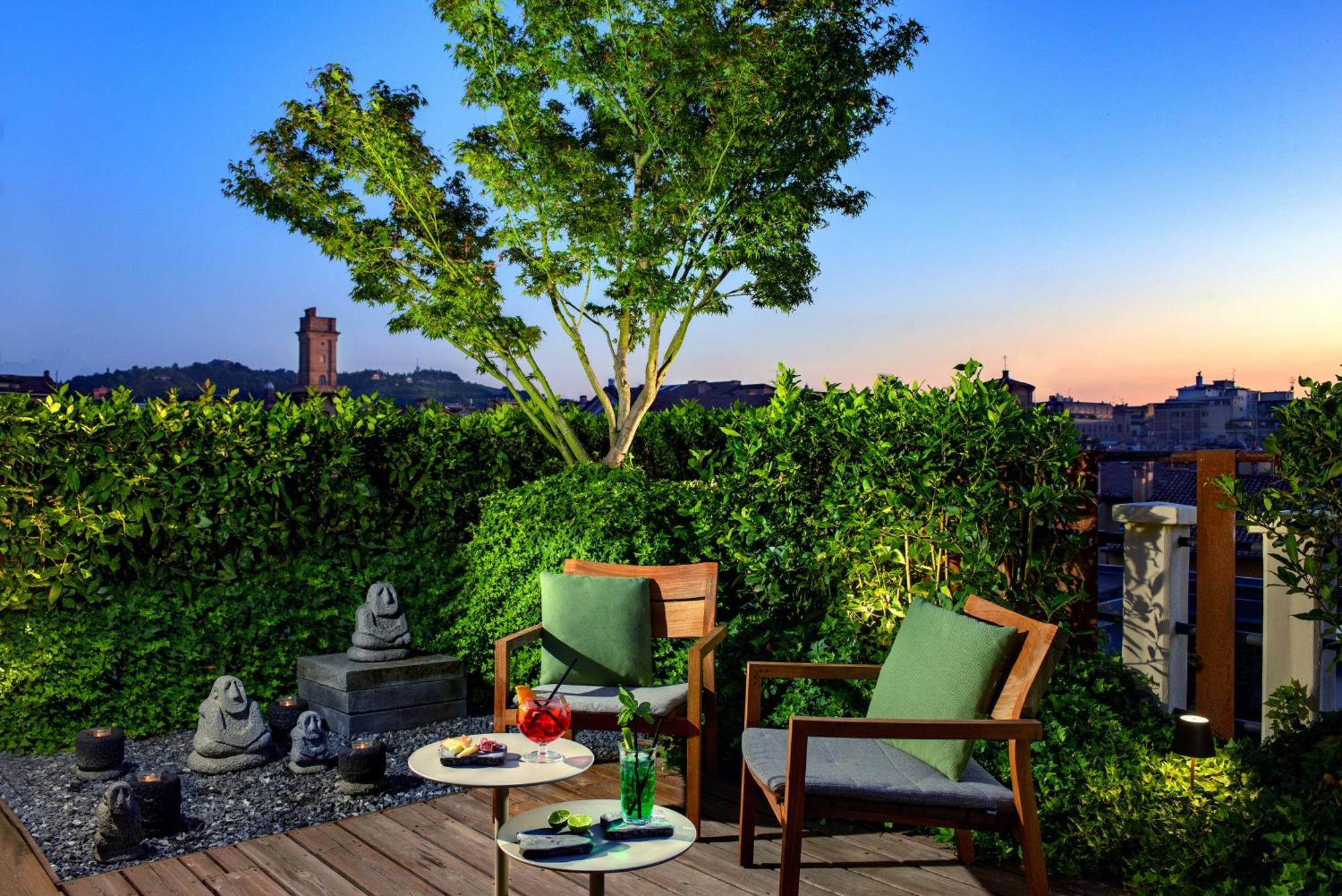 10 Historical Hotels In & Around Piazza Maggiore, Bologna