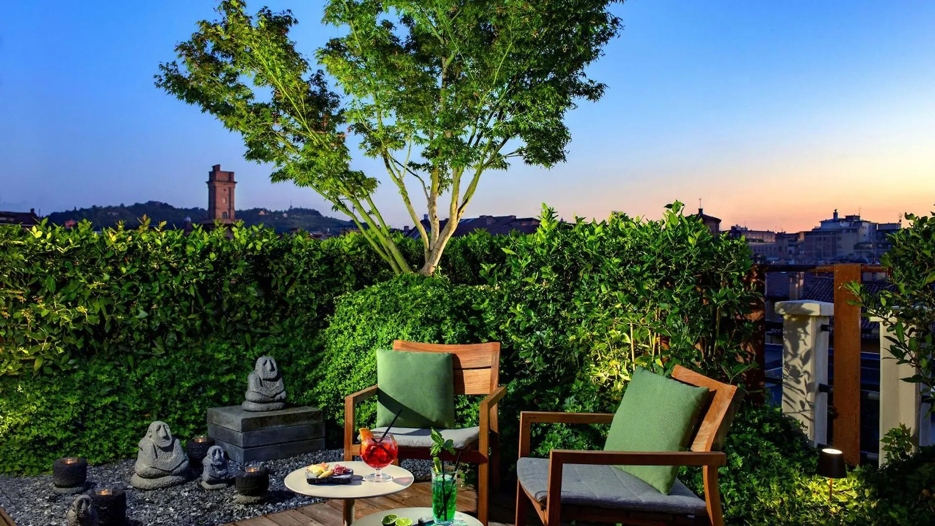 10 Historical Hotels In & Around Piazza Maggiore, Bologna