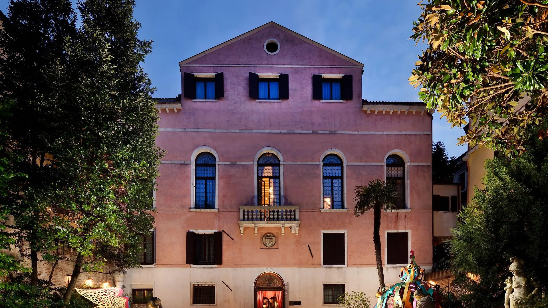 9 Central Hotels in Santa Croce That Deserve Your Attention